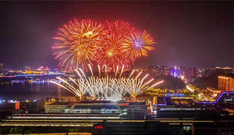 “焰遇”肇庆！2021端州国庆欢乐节盛大开幕”